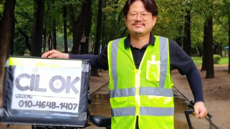 3 Berita Terbaru: Pria Korea Menjadi Pedagang Cilok Keliling di Ansan Korea Selatan