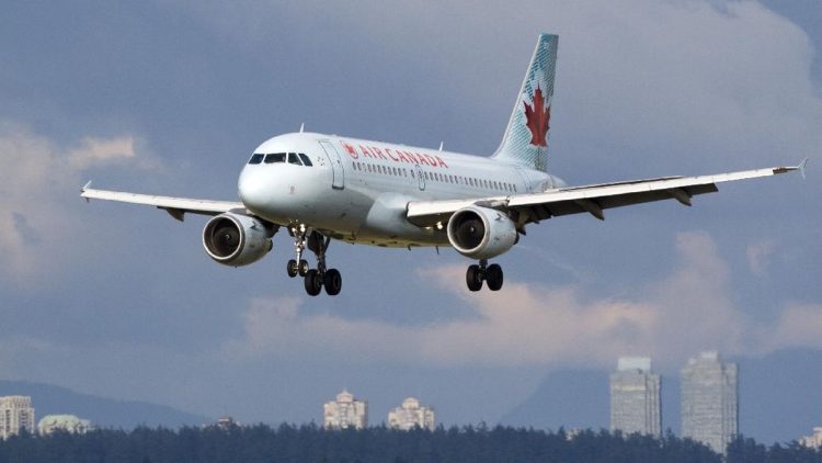 Penumpang Kelas Ekonomi Dapat Snack dan Bir Gratis dari Maskapai Tertentu