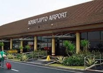 Pesawat Jatuh Dalam Aerobatik, Pilot Jet Tempur TNI Pertama Gugur