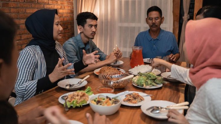 Makan Malam Tidak Membuat Gemuk Ini Faktanya untuk Tubuh Anda