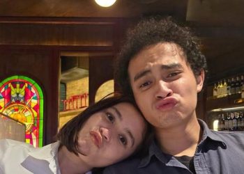 6 Potret Prilly Latuconsina dan Omara Esteghlal Kencan Manis dan Glamor di Gala Premier