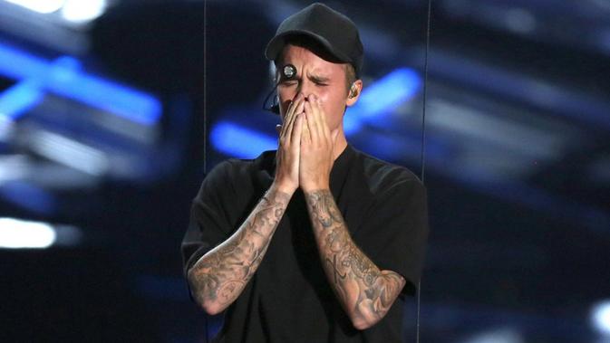 Justin Bieber Derita Cedera Tulang Rusuk, Kesakitan Saat Berbicara