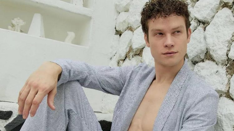 6 Model Blazer Pria Stylish dan Serbaguna untuk Berbagai Acara