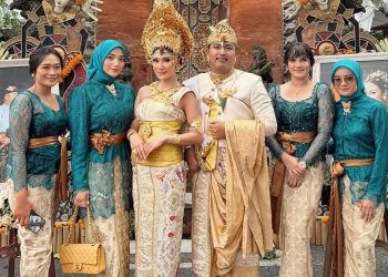 5 Pesona Citra Kirana Dengan Kebaya Brokat Hijau Toska Di Acara Pernikahan Sahabat