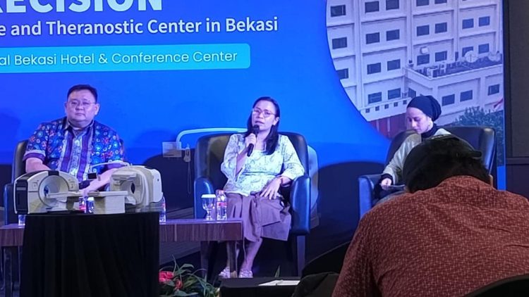 Alasan Penting Mengganti Baju Sebelum Pemeriksaan PET Scan Menurut Dokter