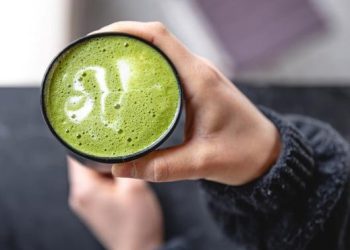 Minuman Matcha Sehatkah? Fakta Kafein, Manfaat, dan Cara Penyajiannya