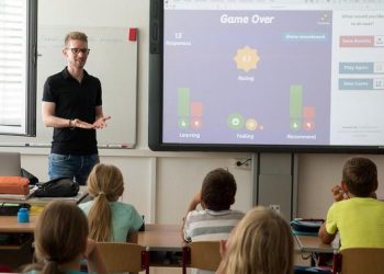 Hari Guru Nasional 2025, Cek Besaran Gaji Pendidik di Seluruh Dunia