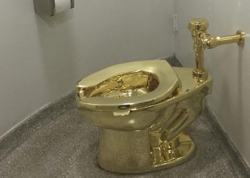 Kloset Duduk Emas Murni Dilelang Mulai dari Rp166,5 Miliar