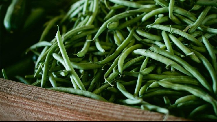 Mana yang Lebih Sehat, Mengukus atau Merebus Sayur?