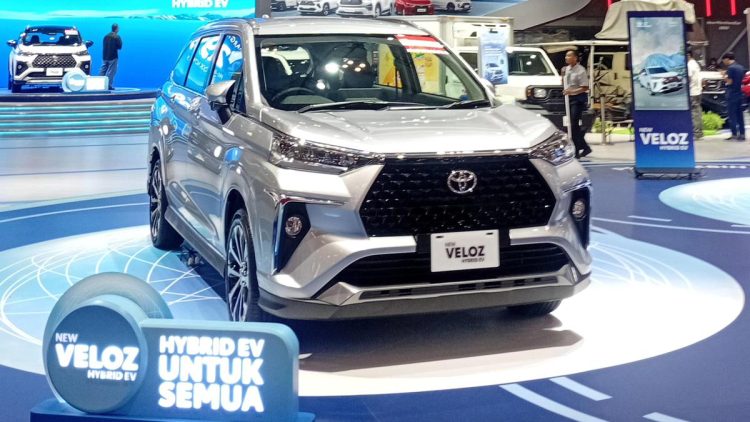 Perbandingan Sistem Hybrid Veloz dan Ertiga, Mana yang Lebih Unggul?