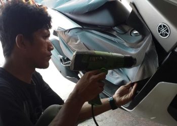 Tips Melepas Stiker dengan Aman agar Cat Tidak Tergores