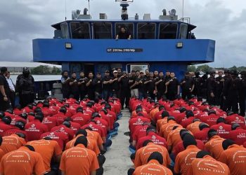130 Narapidana Berisiko Tinggi Dipindahkan ke Nusakambangan dengan Pengawalan Ketat
