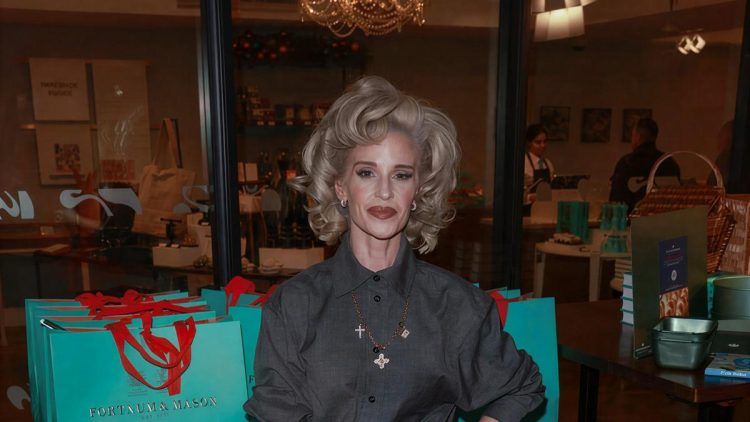 Kelly Osbourne Hampir Tak Terlihat Setelah Penurunan Berat Badan Drastis dan Kena Body Shaming