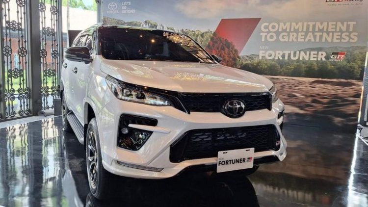 Ulasan Detil Tipe serta Fitur Toyota Fortuner