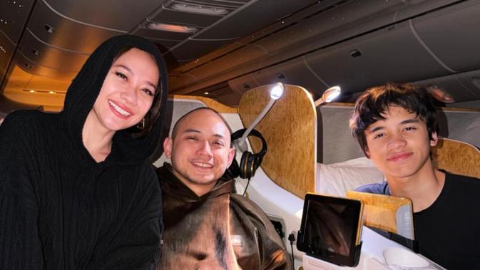 Kejutan Ultah ke-45 untuk Tiko Aryawardhana di Pesawat Mewah di Ketinggian