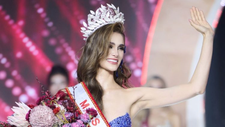 Ratu Kecantikan Miss Charm 2025 Anna Blanco yang Juga Seorang Musisi