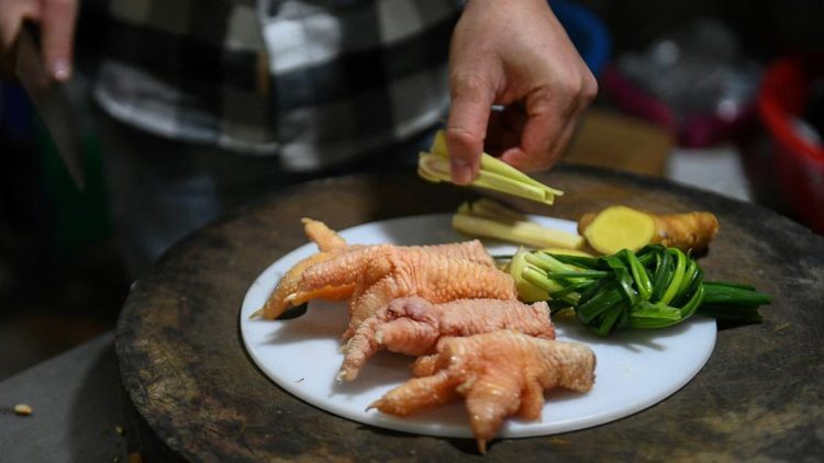 Ceker Ayam dan Kandungan Kolesterolnya Cek Faktanya di Sini