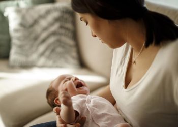 Apakah Tangisan Bayi Dapat Menyebabkan Hernia? Simak Penjelasan Dokter