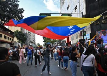 Pengantin Baru Terdampar Saat Bulan Madu Karena Serangan AS ke Venezuela