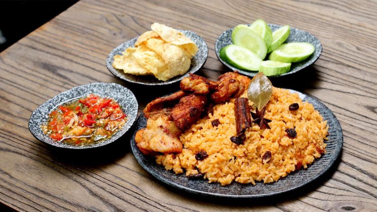 10 Resep Praktis Anak Kos Menggunakan Rice Cooker yang Anti Ribet