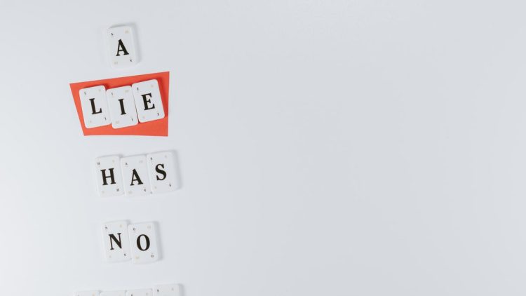 Penyebab Seseorang Sering Berbohong dalam Hubungan