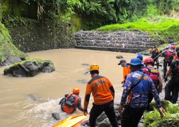 Ibu dan Balita yang Selamat dari Rumah Ambruk dan Terseret Air Bah di Tabanan