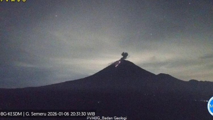 Gunung Semeru Erupsi Lagi Malam Selasa, Ini Penampakannya