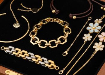 Bandingkan Raja Emas dengan Laku Emas