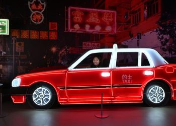 Kilau Lampu Neon Hong Kong yang Abadi dan Menawan