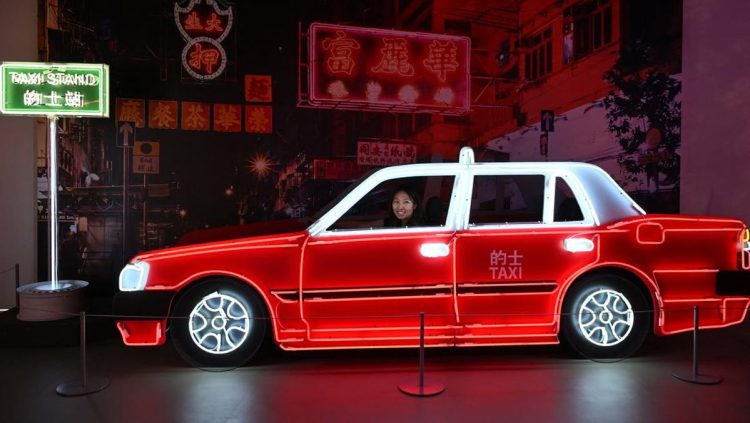 Kilau Lampu Neon Hong Kong yang Abadi dan Menawan