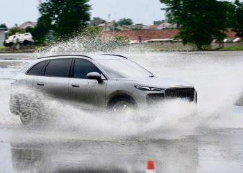 SUV NEV Premium LEPAS L8 Hadir dengan Kenyamanan Maksimal dan Kendali Halus